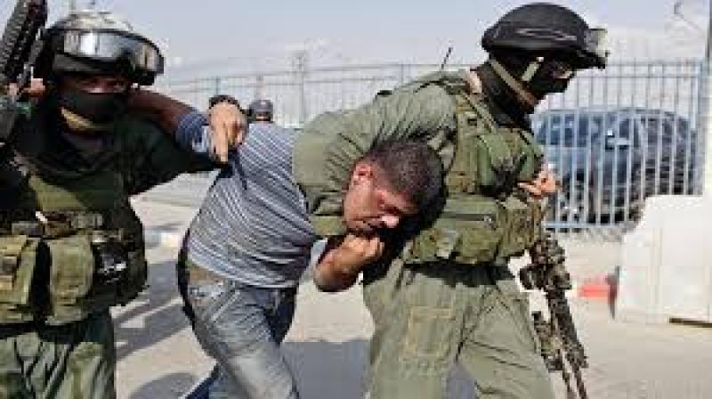 قوات الاحتلال تعتقل فلسطيني  ارشيفية