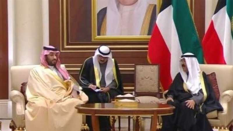 محمد بن سلمان في الكويت للتعزية في أميرها الراحل