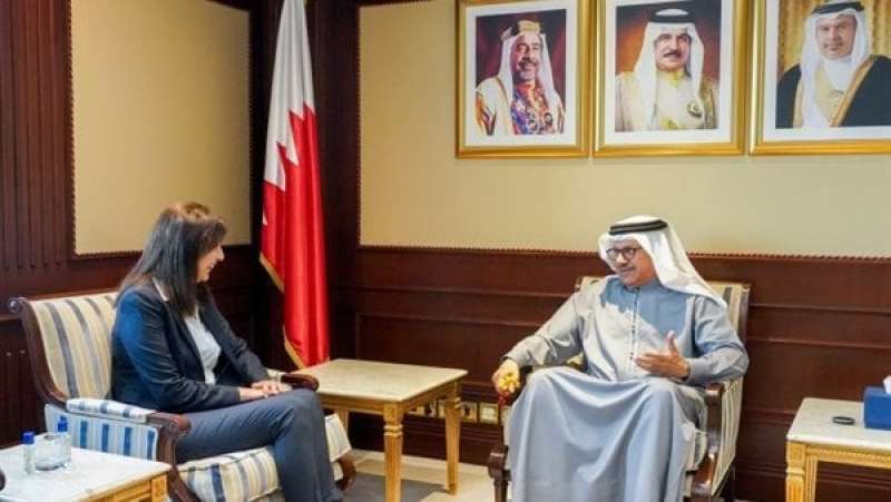 وزير الخارجية البحريني يستقبل سفيرة مصر لدى المملكة