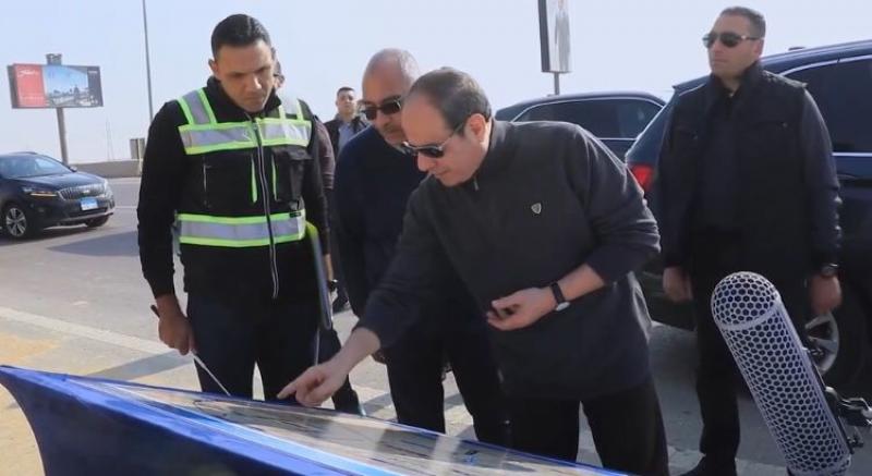 الرئيس السيسى تفقد عددا من الطرق والمحاور الجديدة بمنطقة القاهرة الجديدة