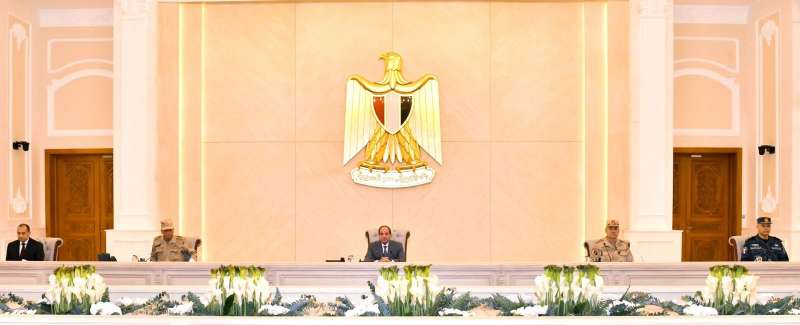 الرئيس السيسي يجتمع  بقادة القوات المسلحة